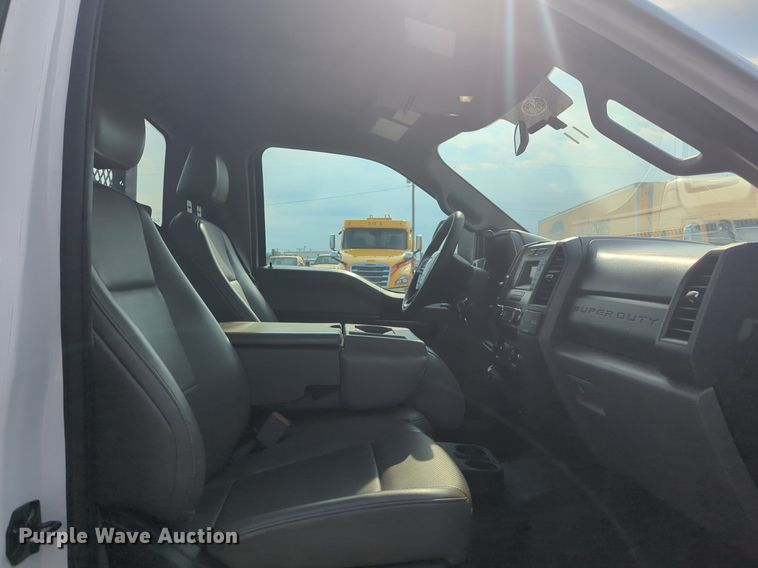 image for item NW9704 2019 Ford  F250 Super Duty XL utility bed pickup truck