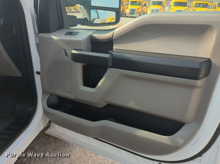 image for item NW9704 2019 Ford  F250 Super Duty XL utility bed pickup truck