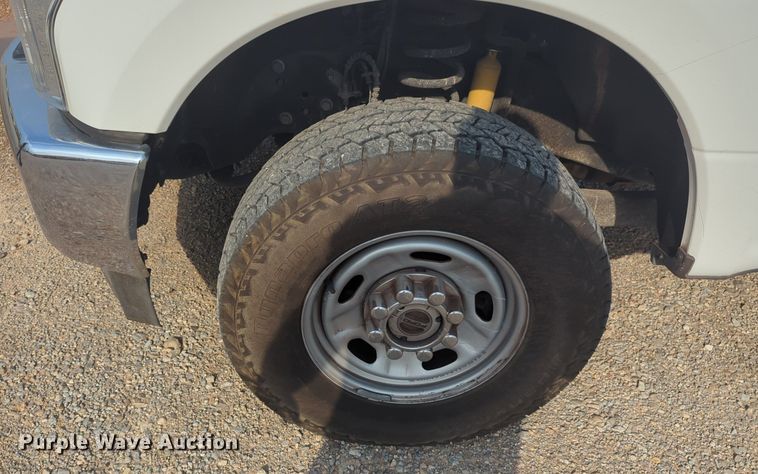 image for item NW9704 2019 Ford  F250 Super Duty XL utility bed pickup truck