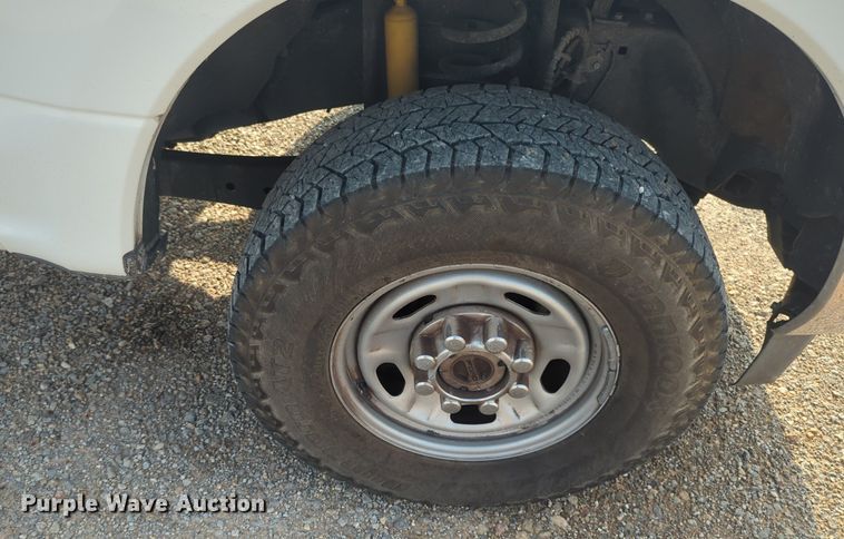 image for item NW9704 2019 Ford  F250 Super Duty XL utility bed pickup truck