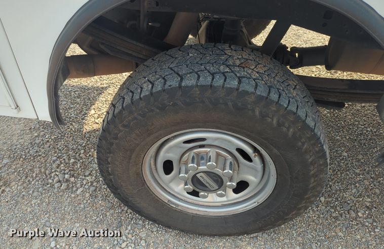 image for item NW9704 2019 Ford  F250 Super Duty XL utility bed pickup truck