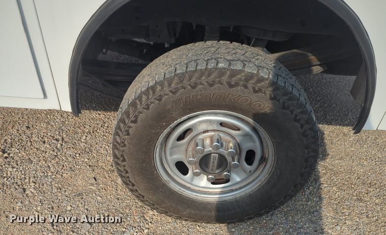 image for item NW9704 2019 Ford  F250 Super Duty XL utility bed pickup truck