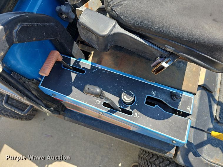 image for item NX9016 Ford CM272 lawn mower