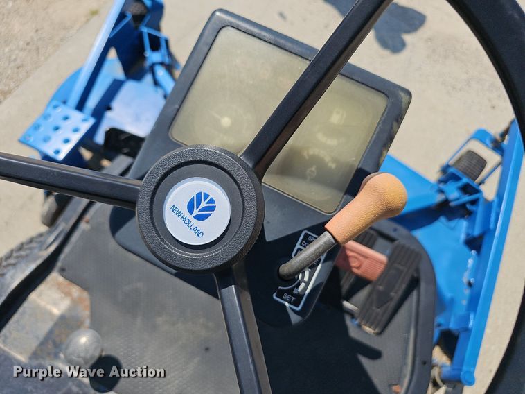 image for item NX9016 Ford CM272 lawn mower