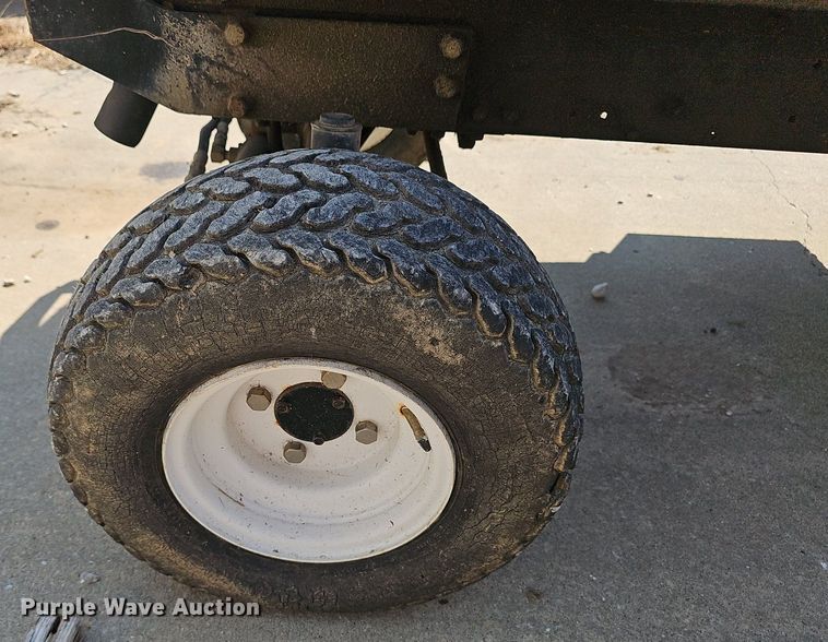 image for item NX9016 Ford CM272 lawn mower