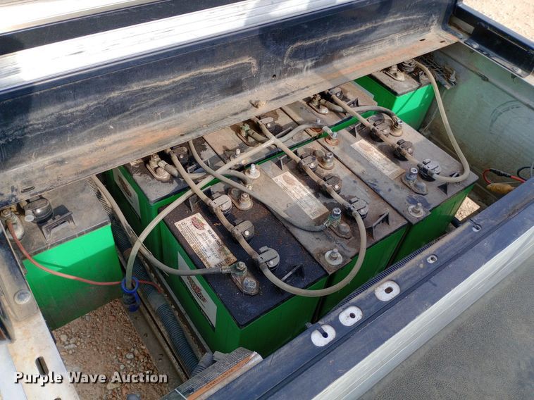 image for item NY9420 2013 Club Car Turf 2 Plus golf cart