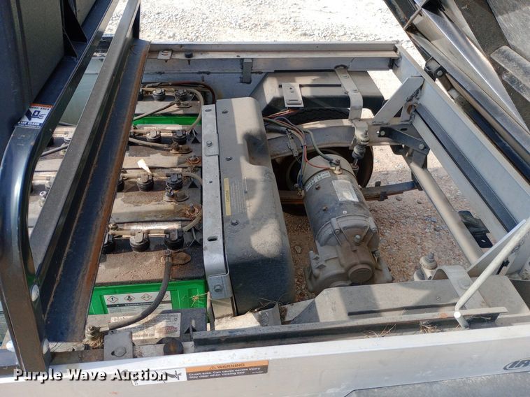 image for item NY9420 2013 Club Car Turf 2 Plus golf cart