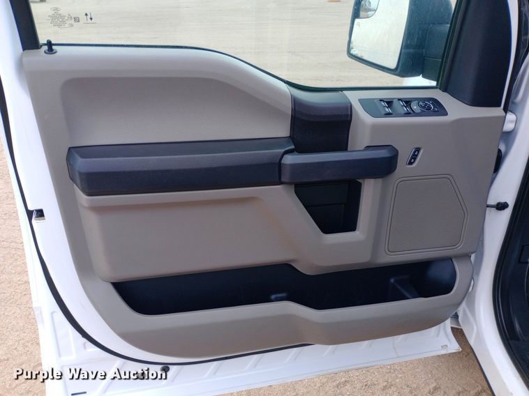 image for item NY9424 2020 Ford F150 XL SuperCrew pickup truck