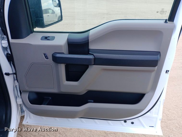 image for item NY9424 2020 Ford F150 XL SuperCrew pickup truck