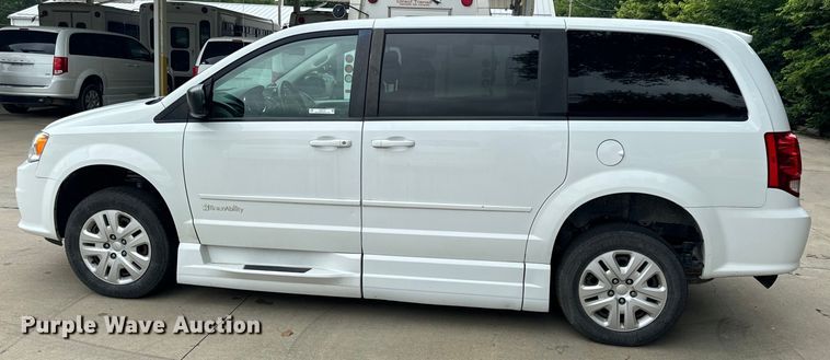 image for item OF9737 2015 Dodge Grand Caravan handicap accessible van