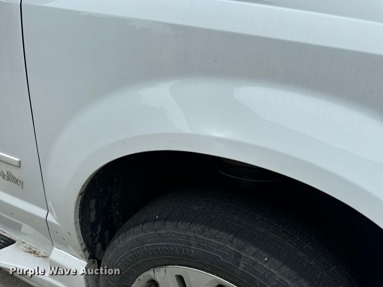 image for item OF9737 2015 Dodge Grand Caravan handicap accessible van