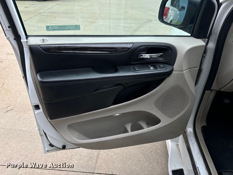 image for item OF9737 2015 Dodge Grand Caravan handicap accessible van