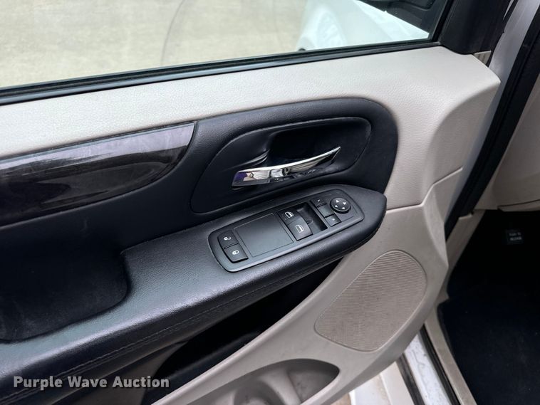 image for item OF9737 2015 Dodge Grand Caravan handicap accessible van