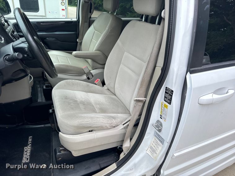 image for item OF9737 2015 Dodge Grand Caravan handicap accessible van