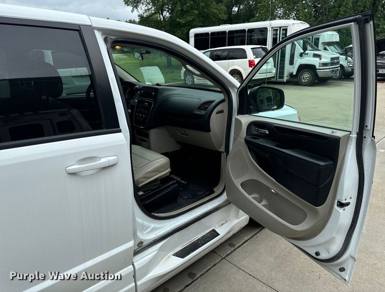 image for item OF9737 2015 Dodge Grand Caravan handicap accessible van
