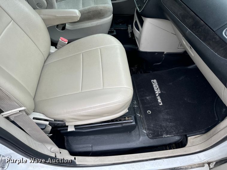 image for item OF9737 2015 Dodge Grand Caravan handicap accessible van