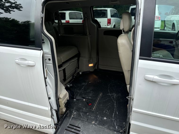 image for item OF9737 2015 Dodge Grand Caravan handicap accessible van