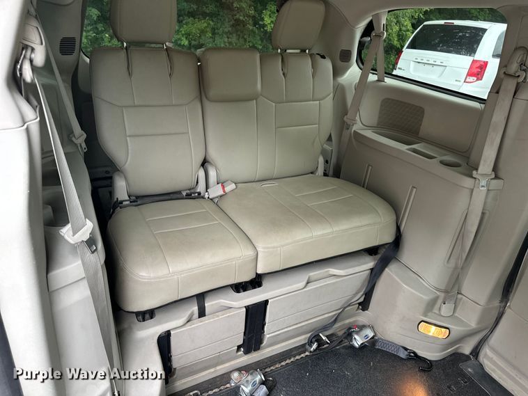 image for item OF9737 2015 Dodge Grand Caravan handicap accessible van