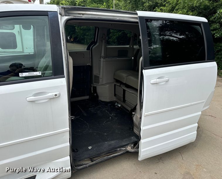 image for item OF9737 2015 Dodge Grand Caravan handicap accessible van