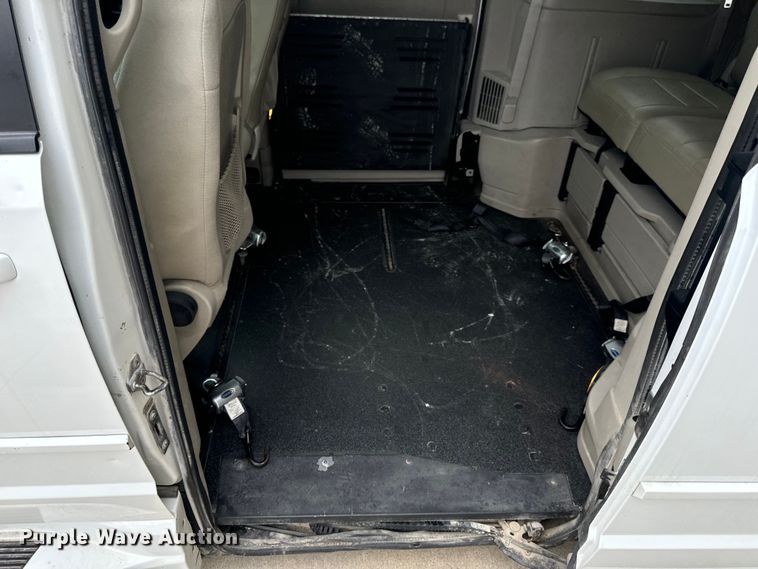 image for item OF9737 2015 Dodge Grand Caravan handicap accessible van