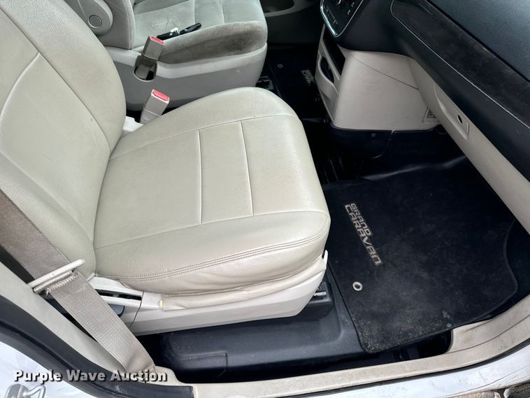 image for item OF9738 2015 Dodge Grand Caravan  handicap accessible van