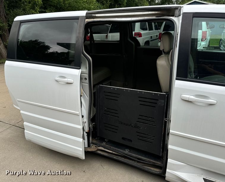 image for item OF9738 2015 Dodge Grand Caravan  handicap accessible van