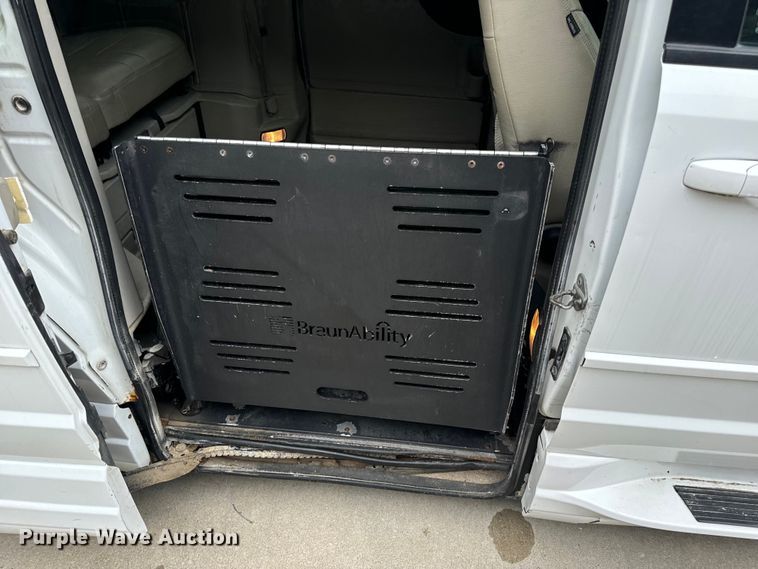 image for item OF9738 2015 Dodge Grand Caravan  handicap accessible van