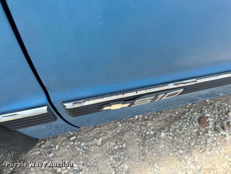 image for item OF9928 1991 Chevrolet  S10 pickup truck