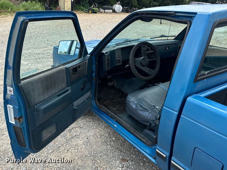 image for item OF9928 1991 Chevrolet  S10 pickup truck