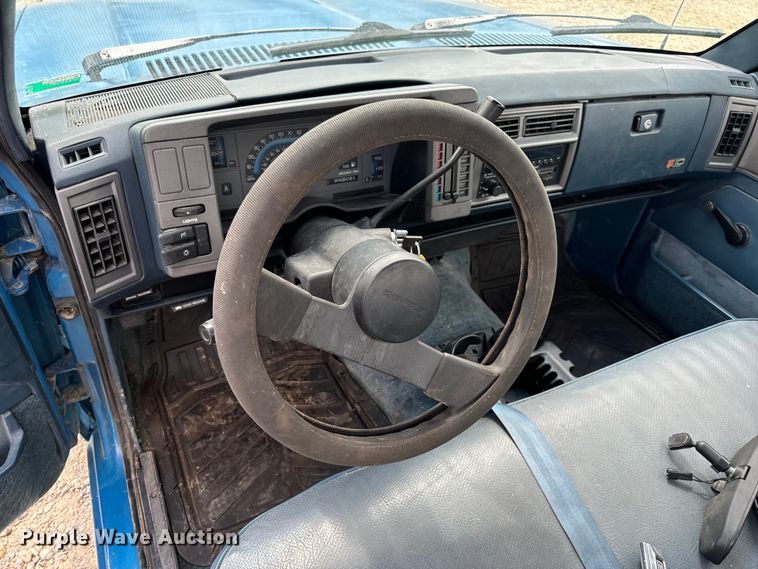 image for item OF9928 1991 Chevrolet  S10 pickup truck