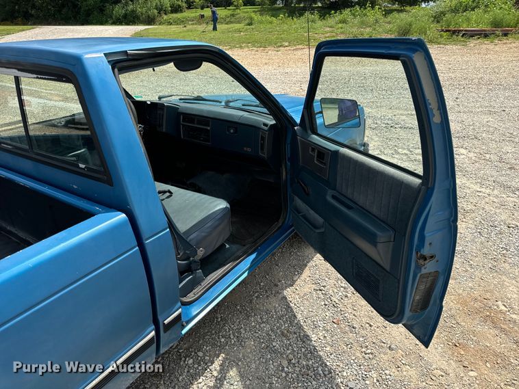 image for item OF9928 1991 Chevrolet  S10 pickup truck