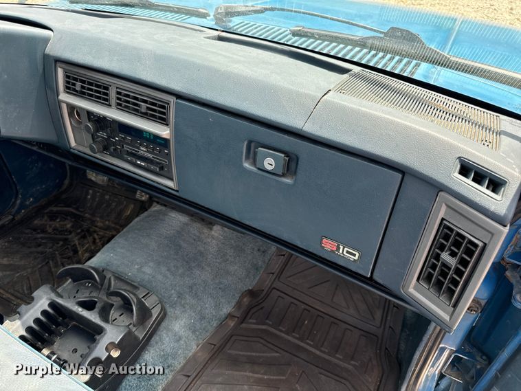 image for item OF9928 1991 Chevrolet  S10 pickup truck