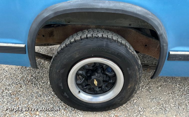 image for item OF9928 1991 Chevrolet  S10 pickup truck