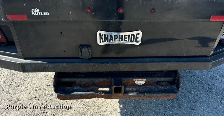 image for item OG9617 2018 Chevrolet  3500HD Crew Cab flatbed pickup truck