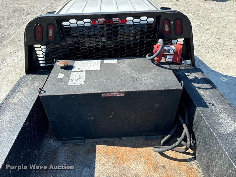 image for item OG9617 2018 Chevrolet  3500HD Crew Cab flatbed pickup truck