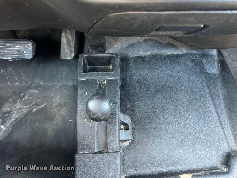 image for item OG9617 2018 Chevrolet  3500HD Crew Cab flatbed pickup truck