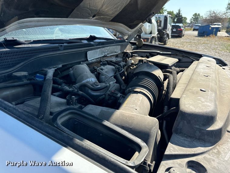 image for item OG9617 2018 Chevrolet  3500HD Crew Cab flatbed pickup truck