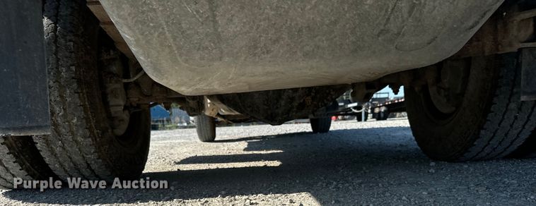 image for item OG9617 2018 Chevrolet  3500HD Crew Cab flatbed pickup truck