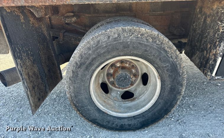 image for item OG9617 2018 Chevrolet  3500HD Crew Cab flatbed pickup truck