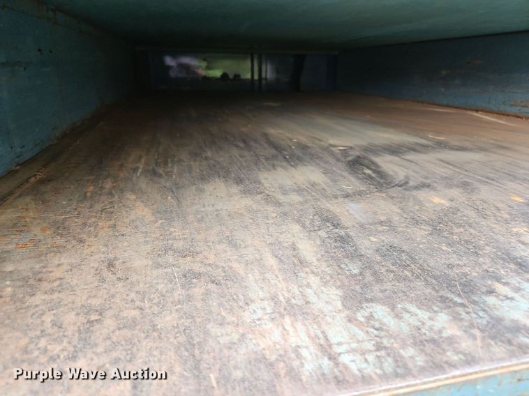 image for item OJ9795 2005 Ford F550 XL flatbed truck