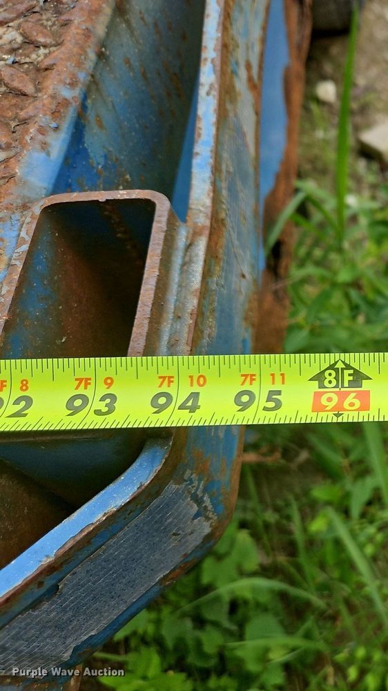 image for item OJ9795 2005 Ford F550 XL flatbed truck