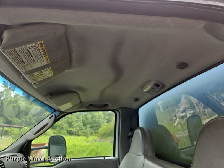 image for item OJ9795 2005 Ford F550 XL flatbed truck