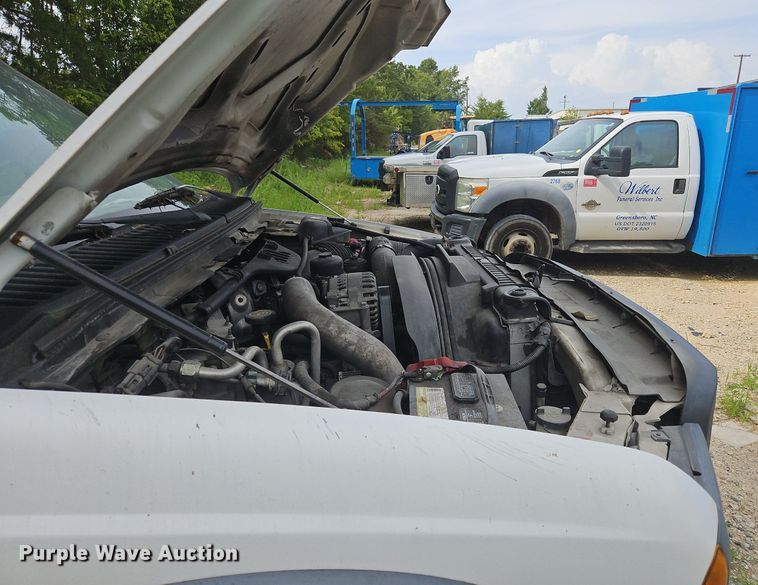 image for item OJ9795 2005 Ford F550 XL flatbed truck