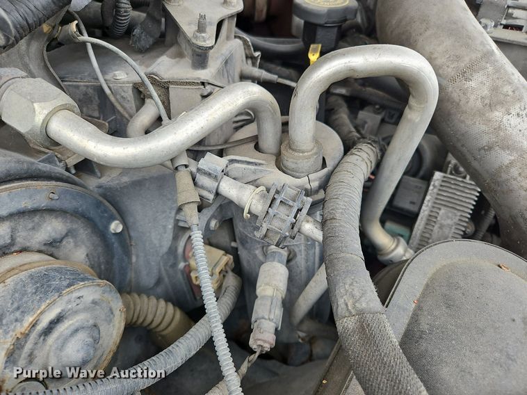 image for item OJ9795 2005 Ford F550 XL flatbed truck