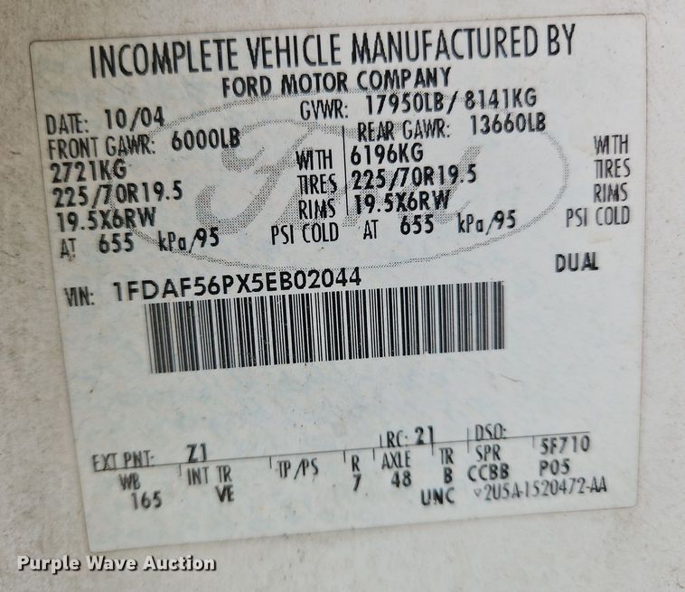 image for item OJ9795 2005 Ford F550 XL flatbed truck