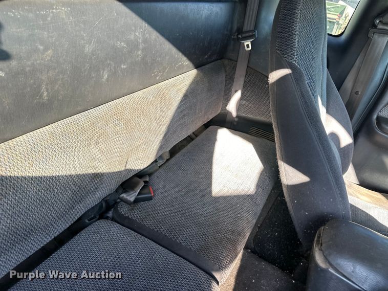 image for item OM9604 1998 Dodge Dakota Sport Club Cab pickup truck