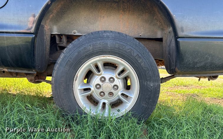 image for item OM9604 1998 Dodge Dakota Sport Club Cab pickup truck
