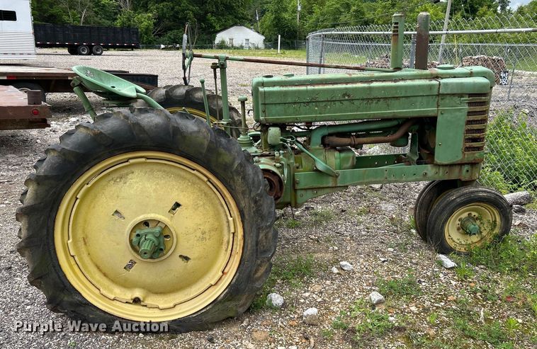 image for item ZA0478 1939 John Deere B tractor