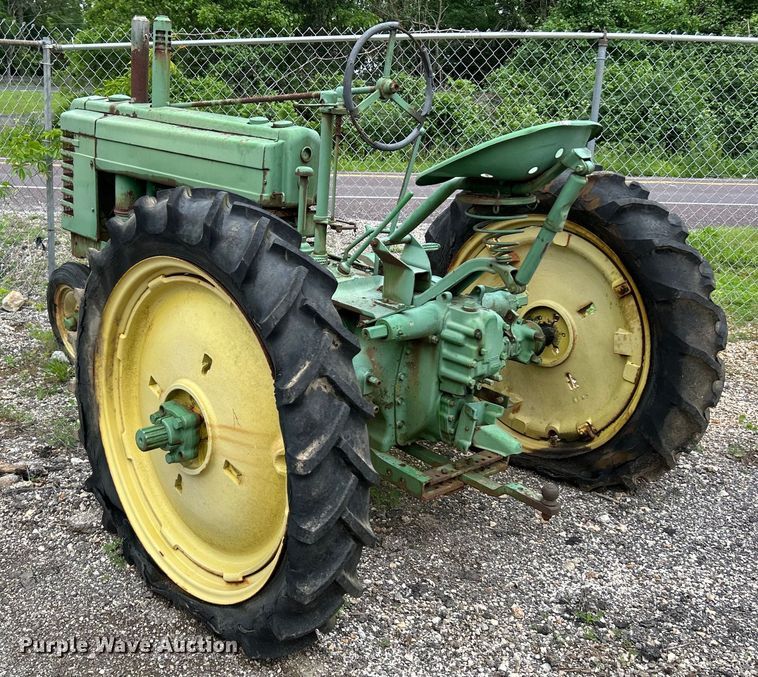 image for item ZA0478 1939 John Deere B tractor