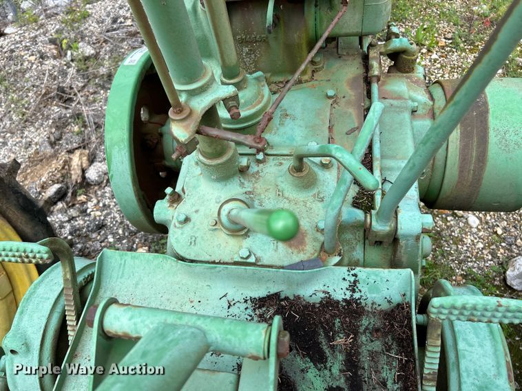 image for item ZA0478 1939 John Deere B tractor